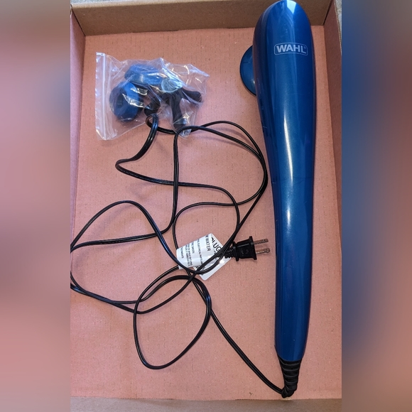 Wahl Deep Tissue Percussion Therapeutic Massager w 4 Attachments - Picture 3 of 14